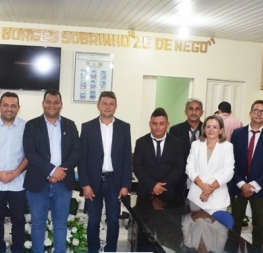 Sessão extraordinária que contou com a presença do prefeito, vice e ex-presidente da APPM, Câmara aprova PL que cria a Secretaria Municipal de Serviços Públicos